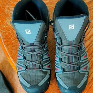 Men's Saloman Hiking Boot